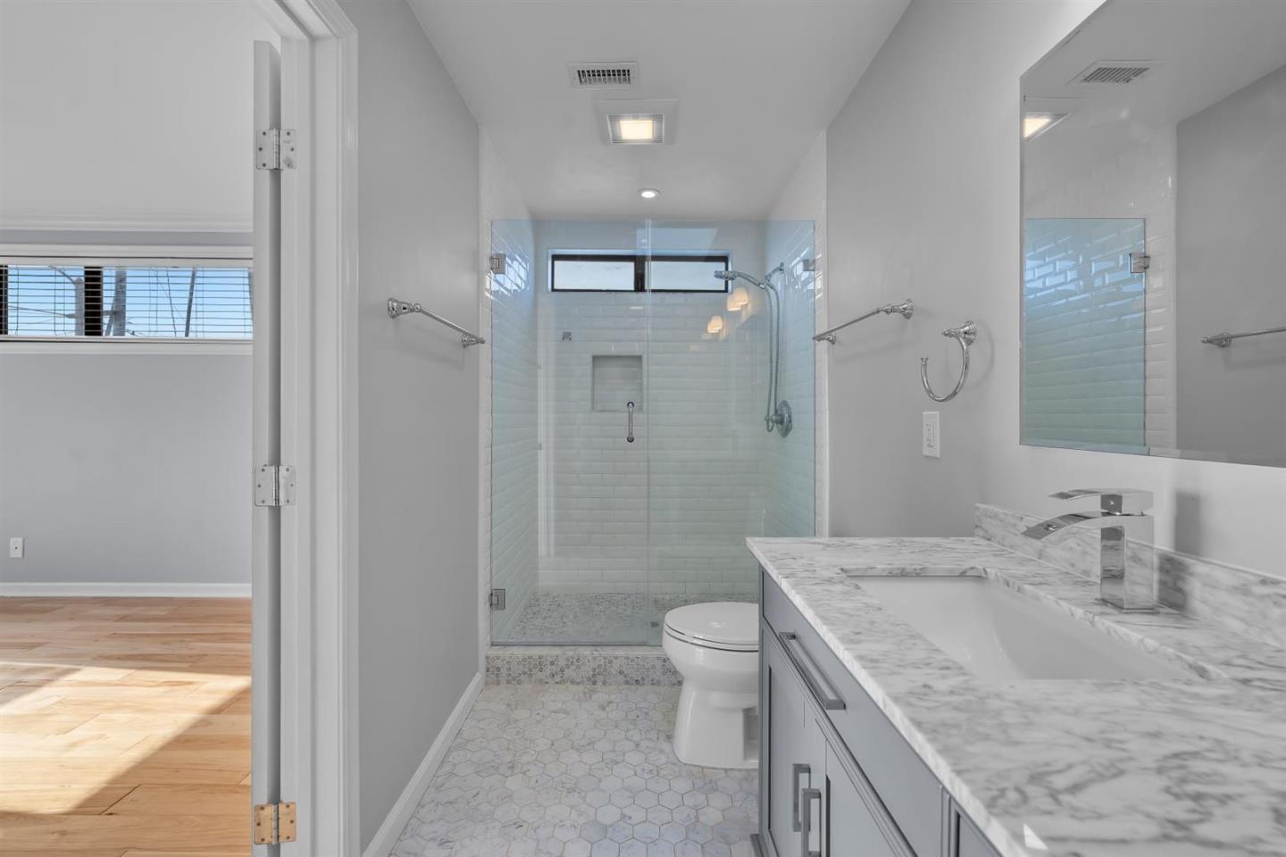 Detail Gallery Image 30 of 59 For 619 Beryl St, Redondo Beach,  CA 90277 - 4 Beds | 3 Baths