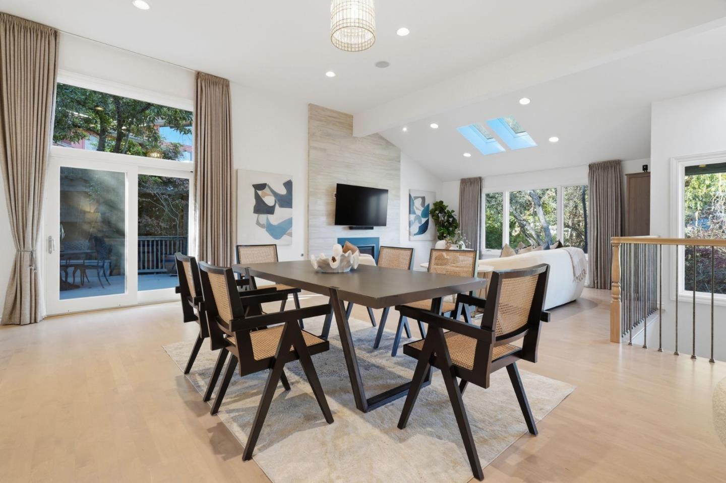 Detail Gallery Image 10 of 27 For 215 Vista De Sierra, Los Gatos,  CA 95030 - 5 Beds | 3 Baths