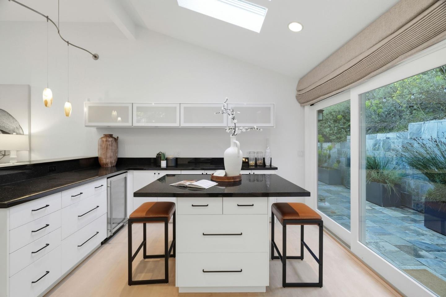 Detail Gallery Image 13 of 27 For 215 Vista De Sierra, Los Gatos,  CA 95030 - 5 Beds | 3 Baths