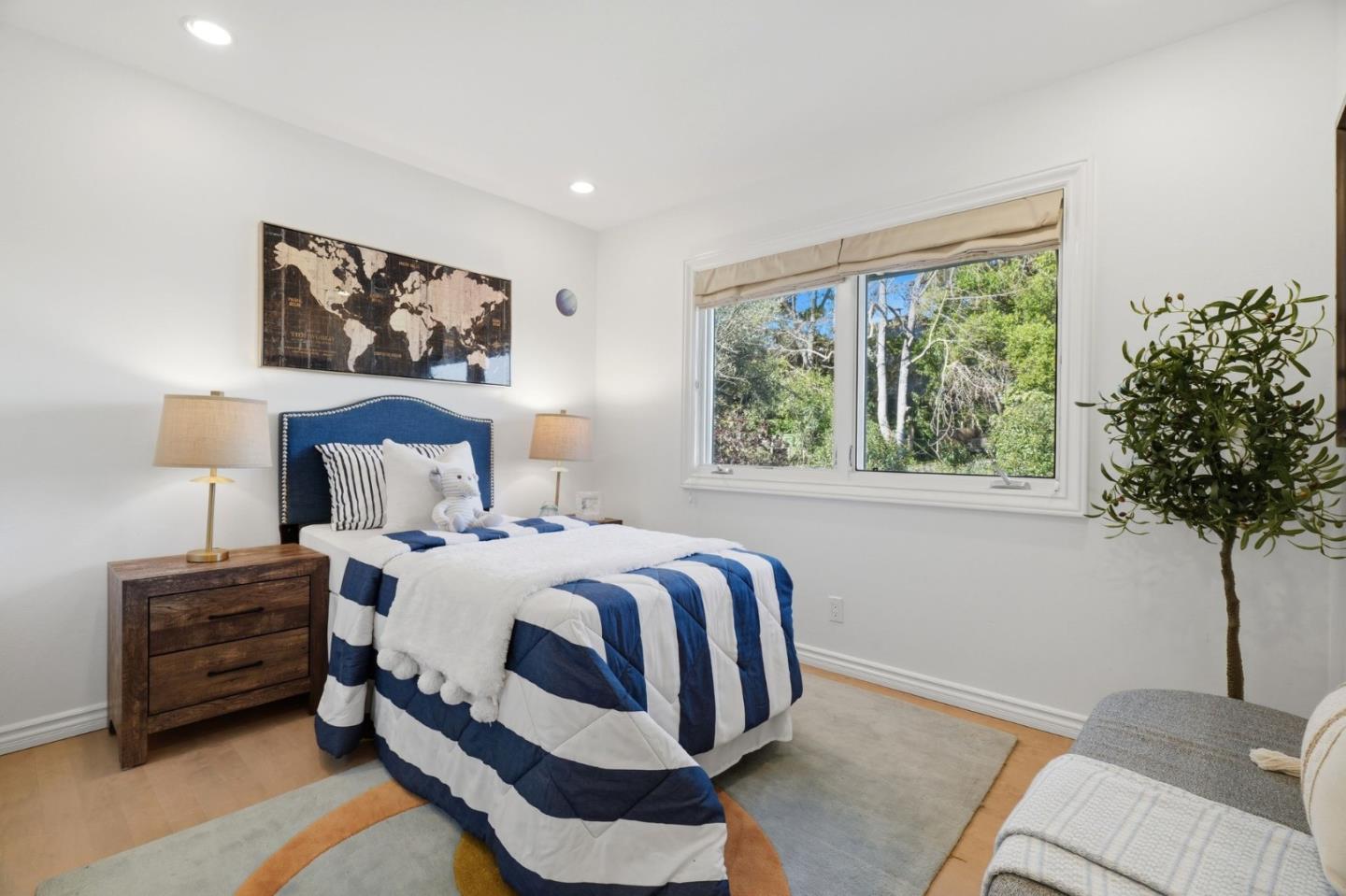 Detail Gallery Image 18 of 27 For 215 Vista De Sierra, Los Gatos,  CA 95030 - 5 Beds | 3 Baths