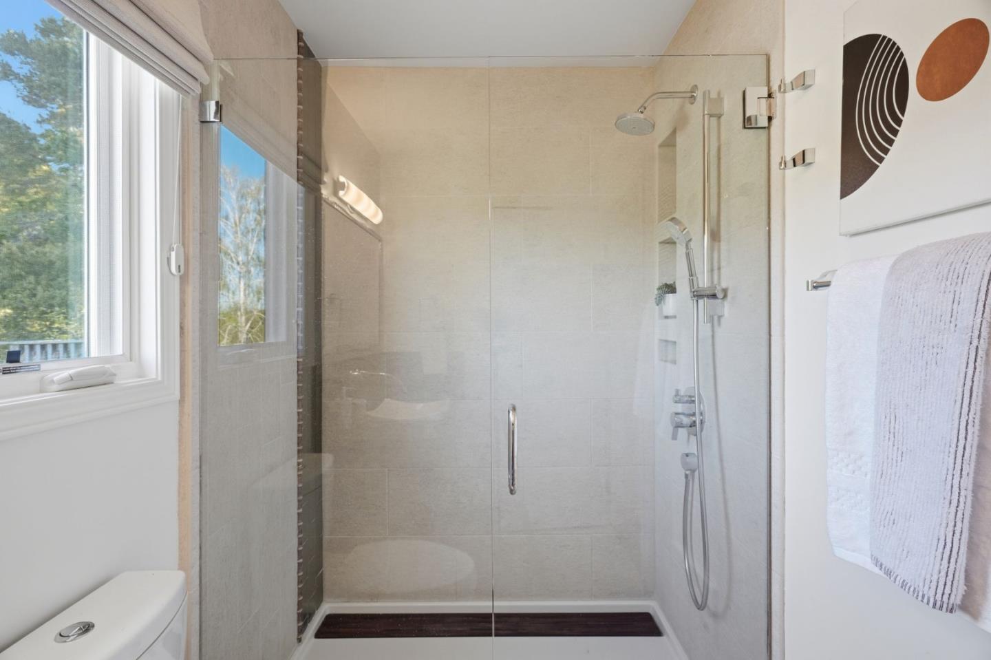 Detail Gallery Image 21 of 27 For 215 Vista De Sierra, Los Gatos,  CA 95030 - 5 Beds | 3 Baths