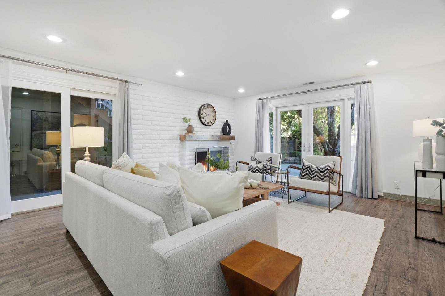 Detail Gallery Image 5 of 27 For 215 Vista De Sierra, Los Gatos,  CA 95030 - 5 Beds | 3 Baths