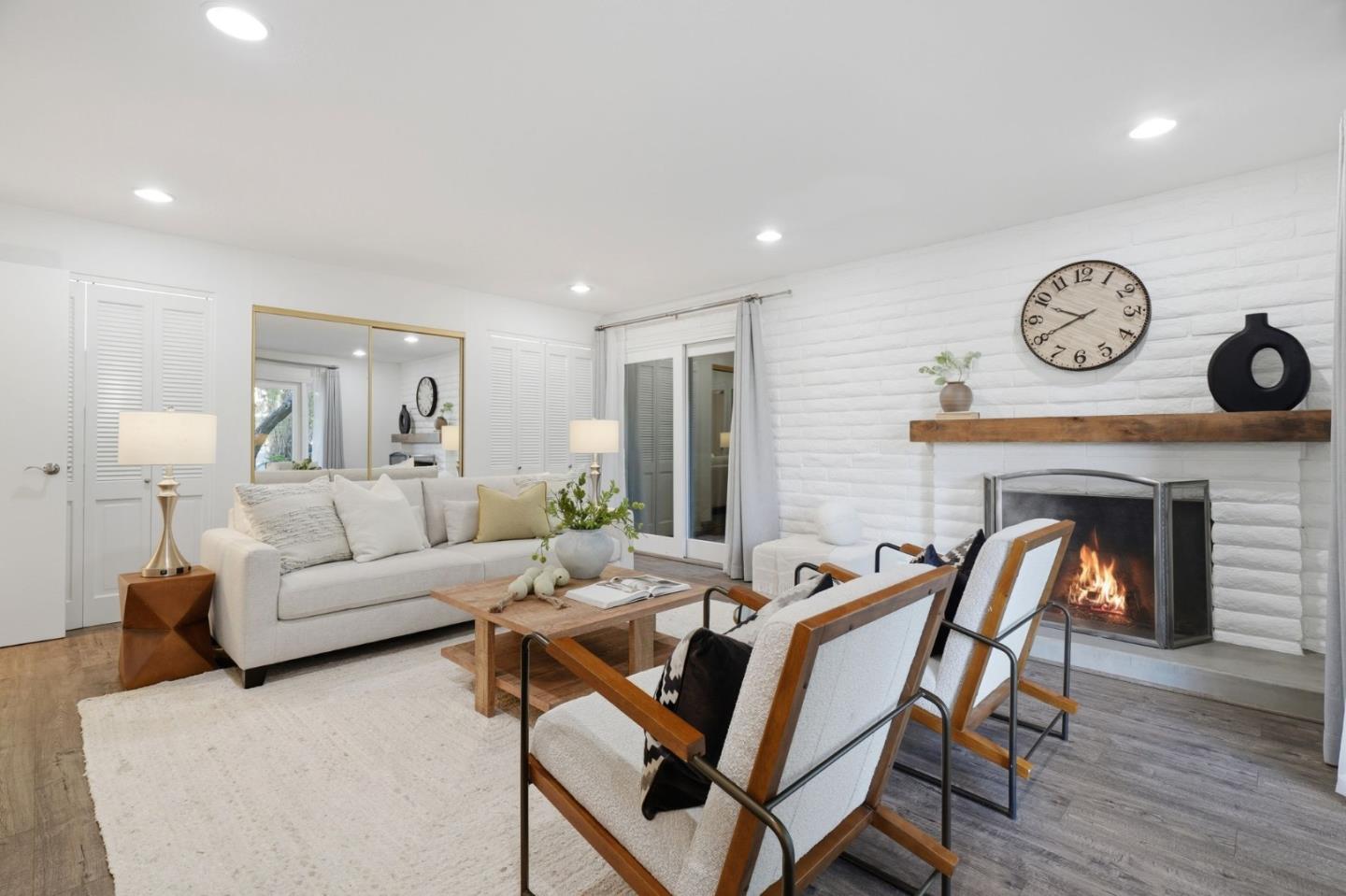 Detail Gallery Image 6 of 27 For 215 Vista De Sierra, Los Gatos,  CA 95030 - 5 Beds | 3 Baths