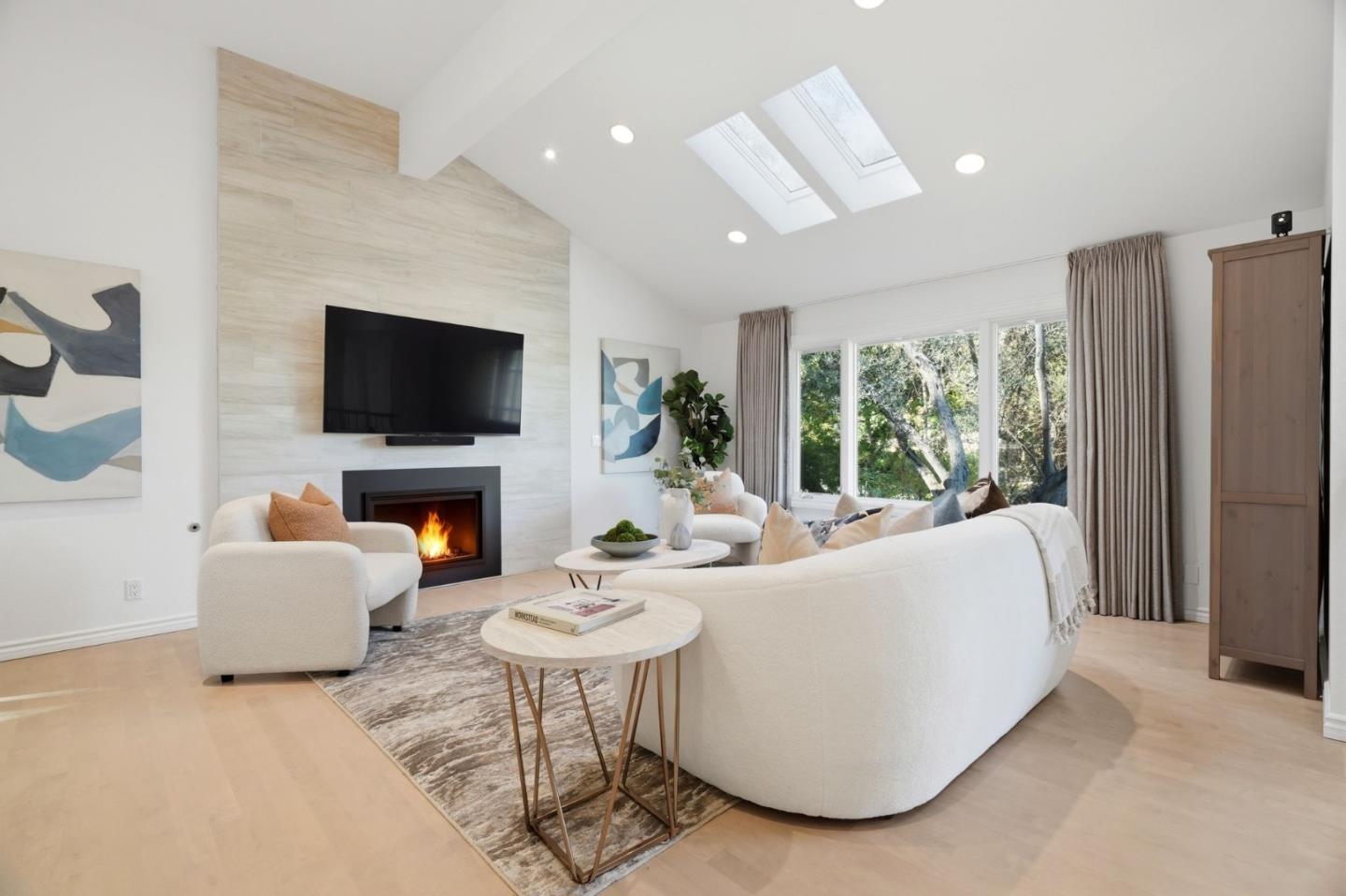 Detail Gallery Image 8 of 27 For 215 Vista De Sierra, Los Gatos,  CA 95030 - 5 Beds | 3 Baths