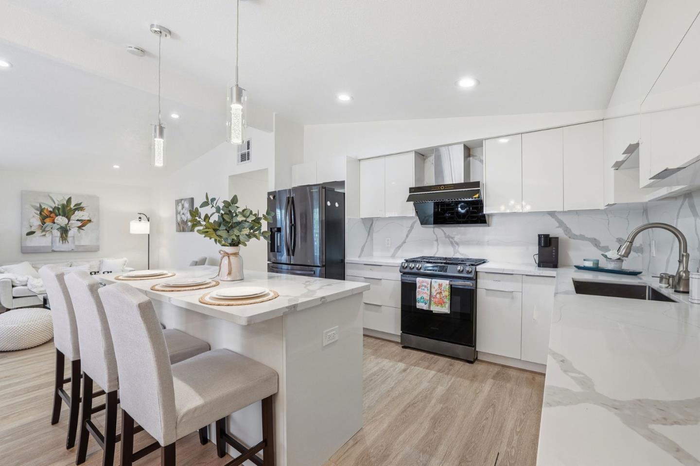 Detail Gallery Image 10 of 45 For 1800 Seaview Dr, San Jose,  CA 95122 - 5 Beds | 3 Baths