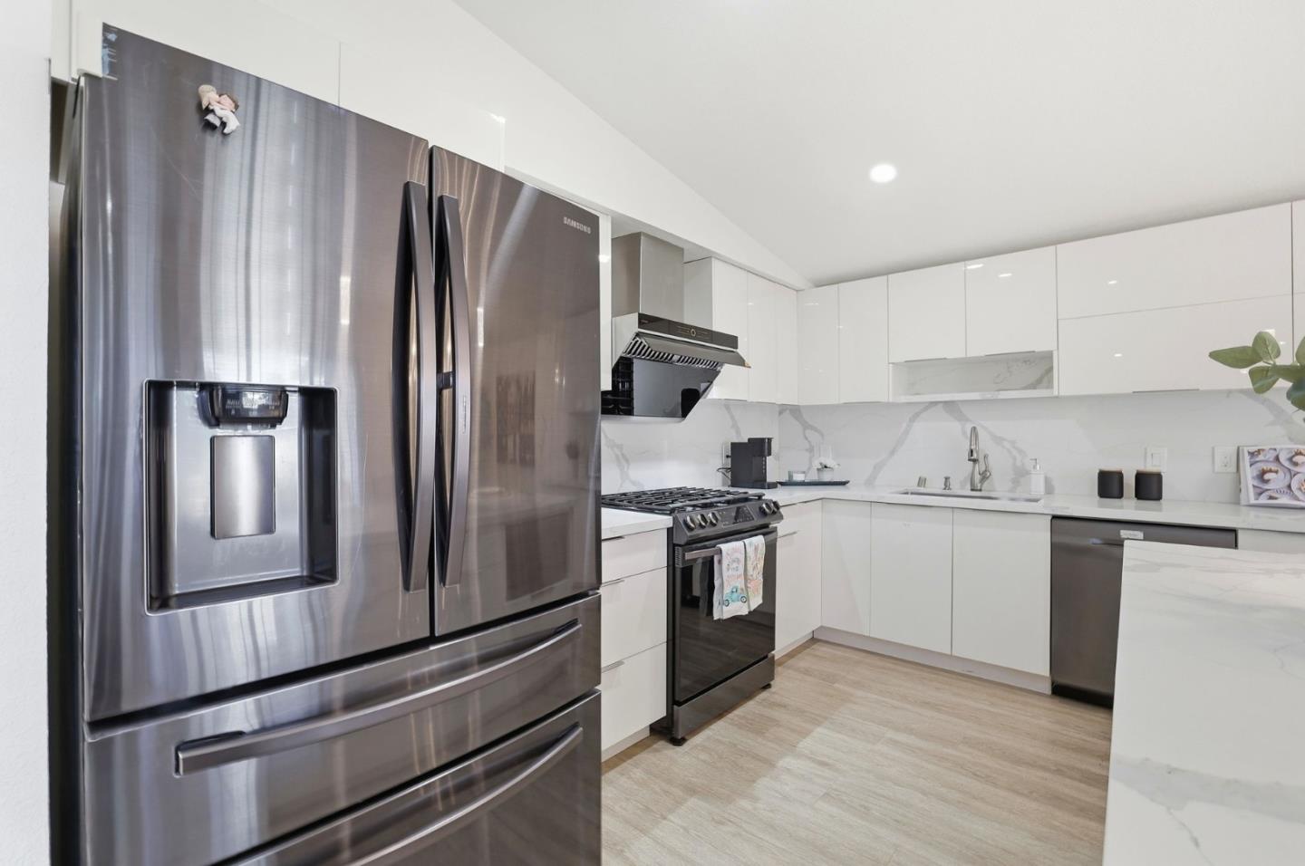 Detail Gallery Image 11 of 45 For 1800 Seaview Dr, San Jose,  CA 95122 - 5 Beds | 3 Baths