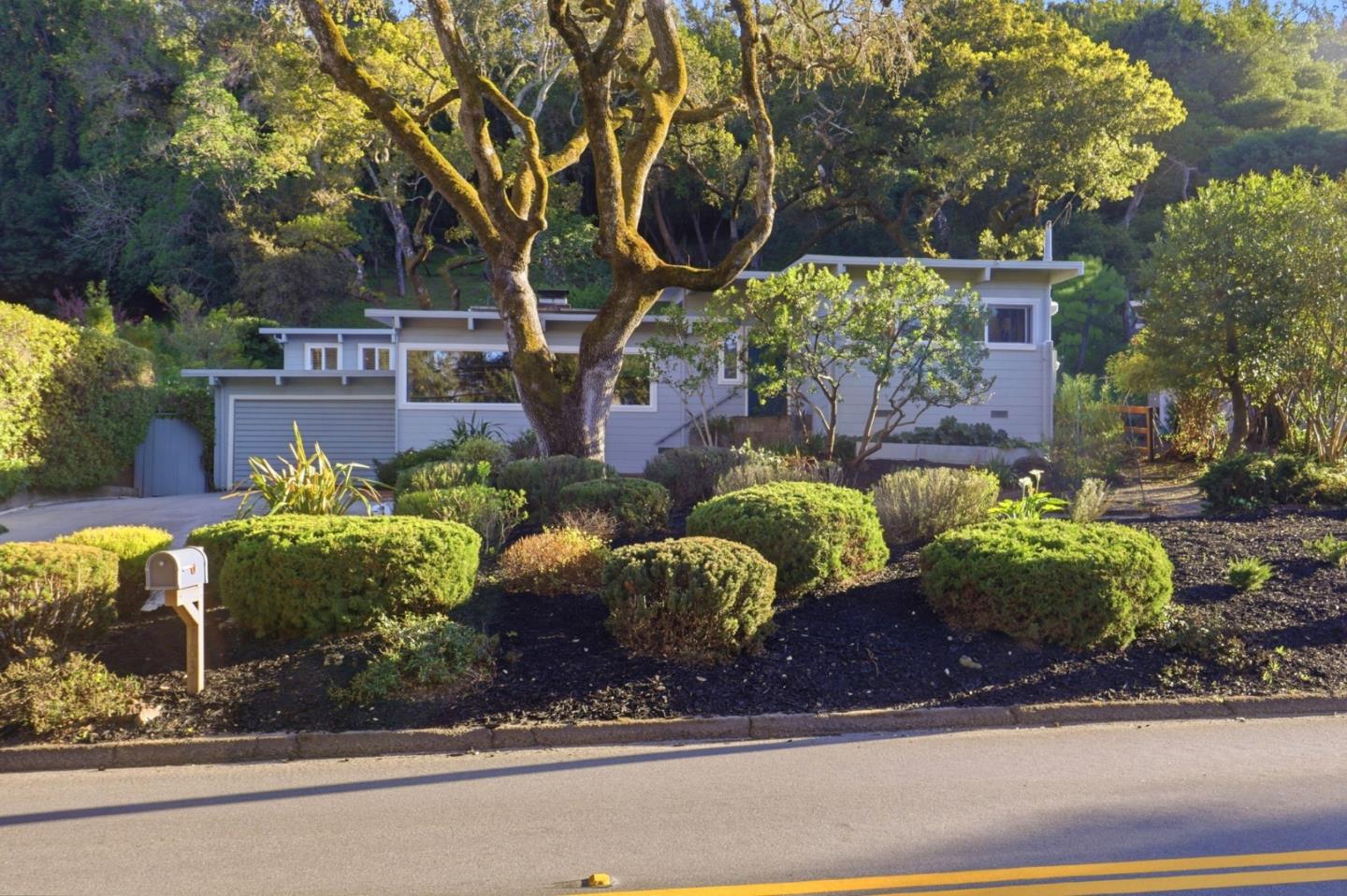 Front Image Thumbnail for ML82038634