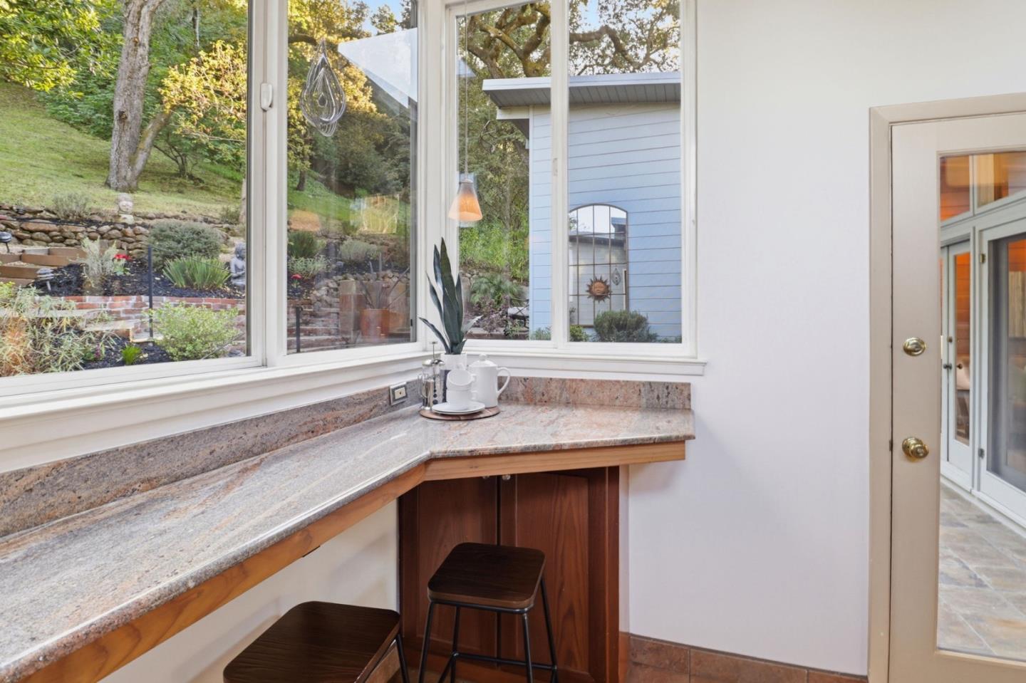 Detail Gallery Image 15 of 64 For 1831 Cordilleras Rd, Redwood City,  CA 94062 - 3 Beds | 3 Baths