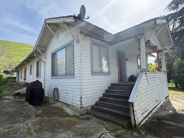 Detail Gallery Image 2 of 52 For 2118 Old Calaveras Rd, Milpitas,  CA 95035 - 6 Beds | 2 Baths