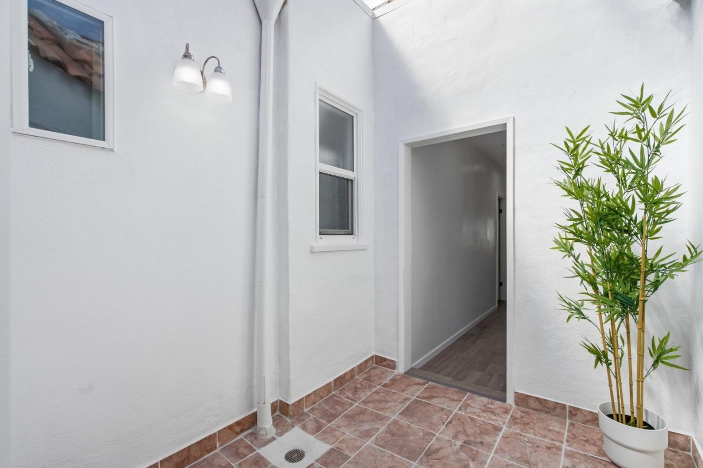 Detail Gallery Image 14 of 42 For 152 W Moltke St, Daly City,  CA 94014 - 3 Beds | 2 Baths