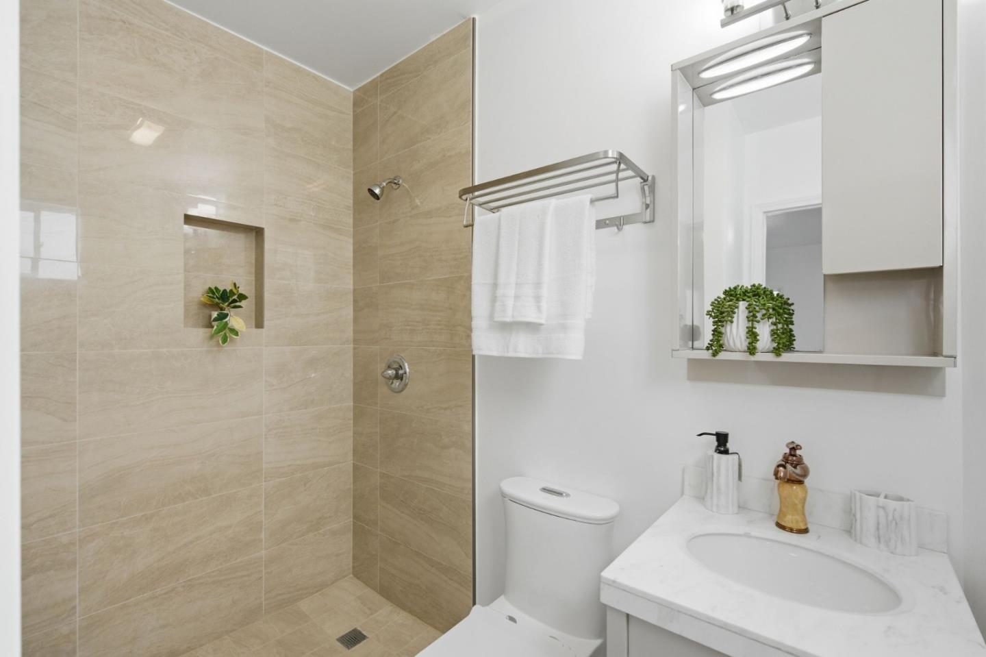 Detail Gallery Image 19 of 42 For 152 W Moltke St, Daly City,  CA 94014 - 3 Beds | 2 Baths