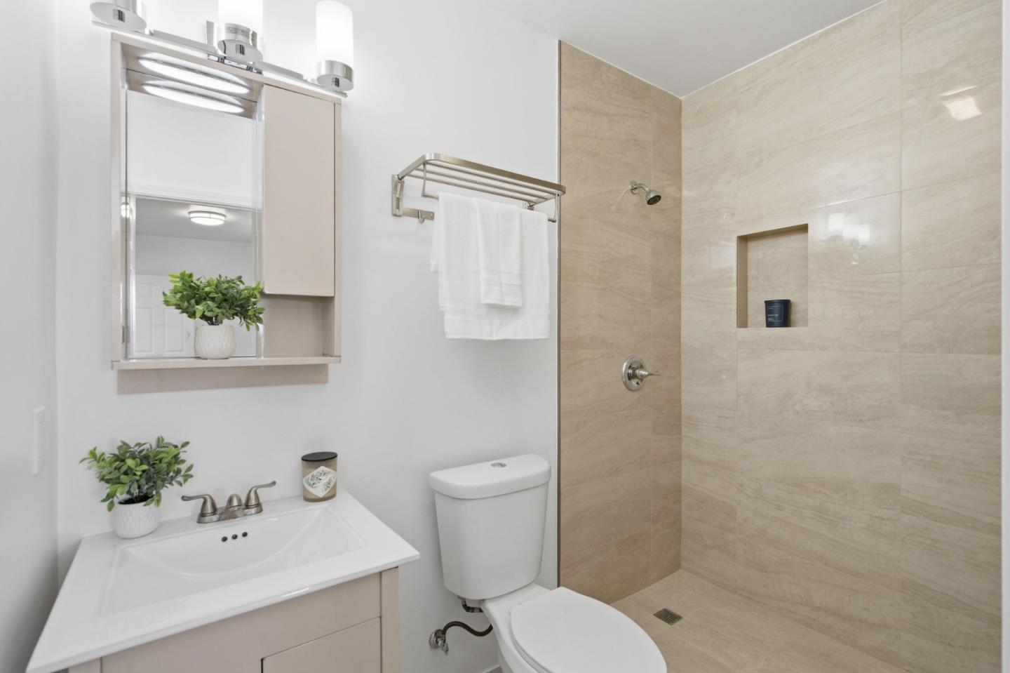 Detail Gallery Image 22 of 42 For 152 W Moltke St, Daly City,  CA 94014 - 3 Beds | 2 Baths