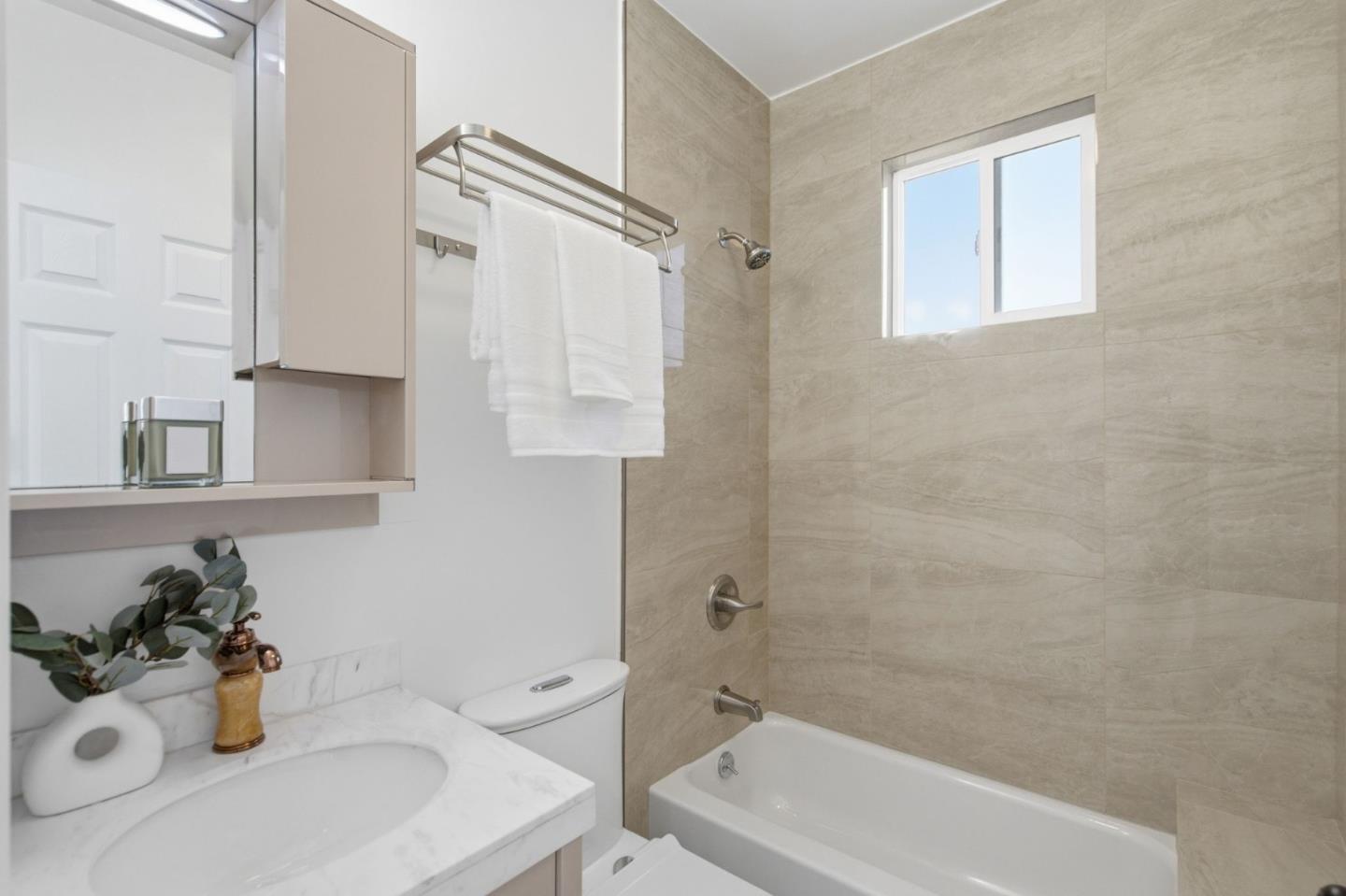 Detail Gallery Image 26 of 42 For 152 W Moltke St, Daly City,  CA 94014 - 3 Beds | 2 Baths