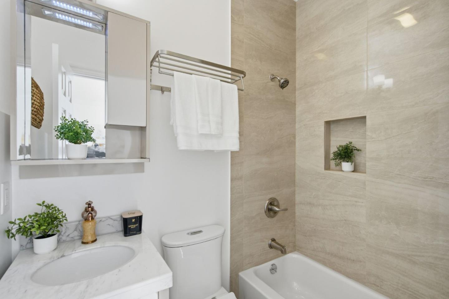 Detail Gallery Image 7 of 42 For 152 W Moltke St, Daly City,  CA 94014 - 3 Beds | 2 Baths