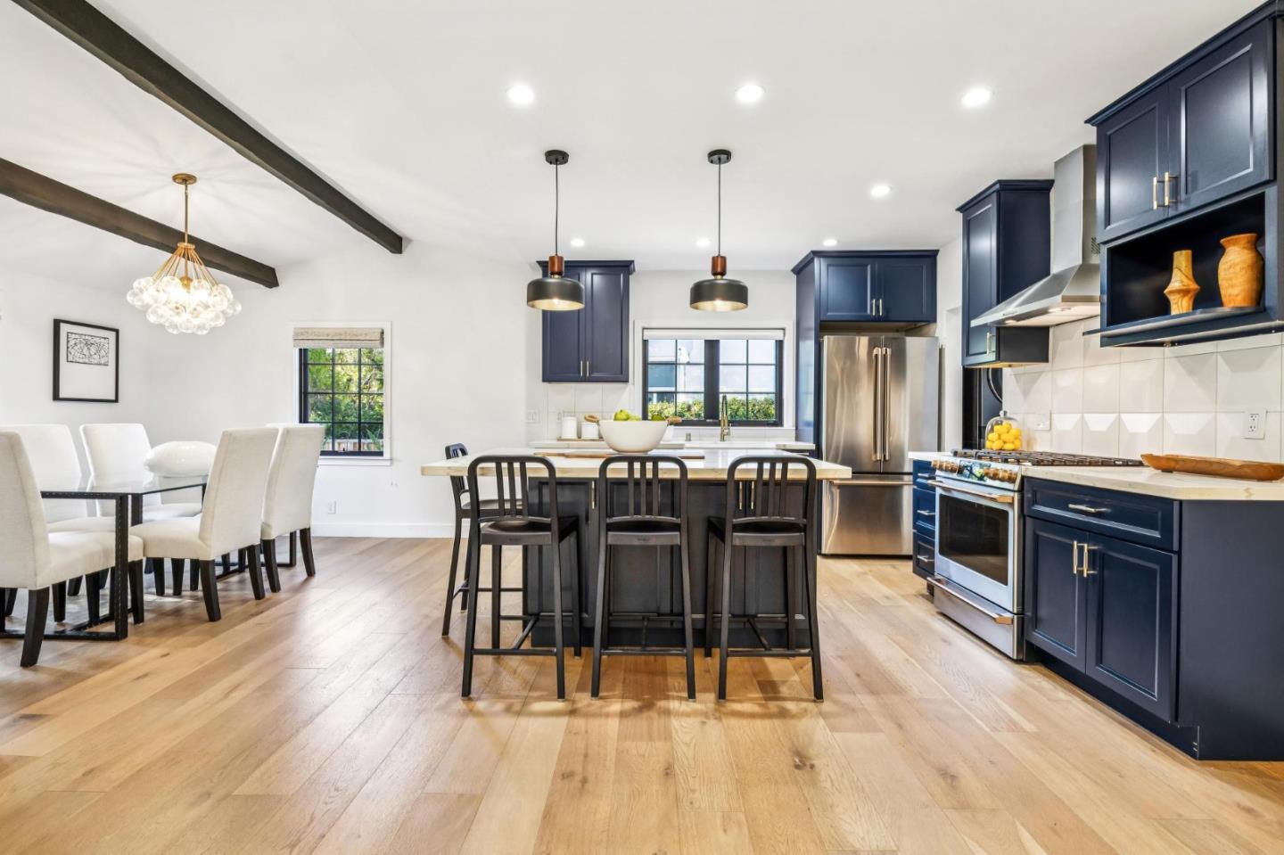 Detail Gallery Image 12 of 43 For 2030 Sand Hill Rd, Menlo Park,  CA 94025 - 3 Beds | 2/1 Baths