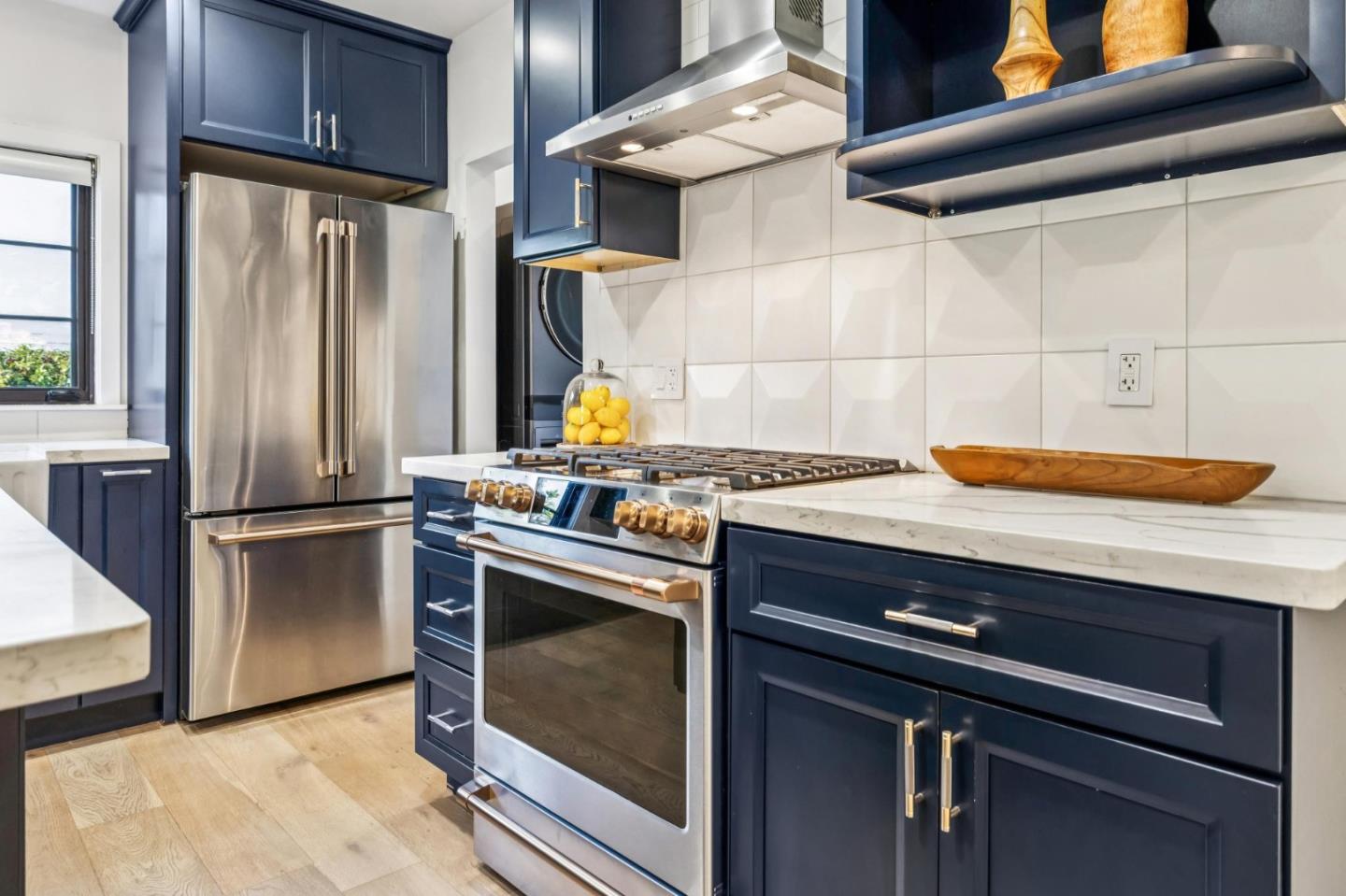 Detail Gallery Image 14 of 43 For 2030 Sand Hill Rd, Menlo Park,  CA 94025 - 3 Beds | 2/1 Baths