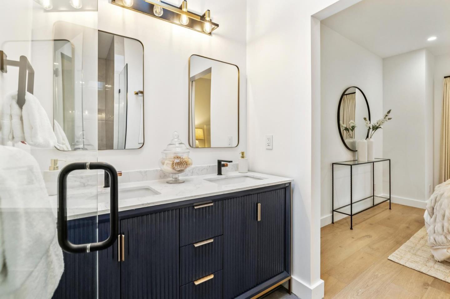 Detail Gallery Image 20 of 43 For 2030 Sand Hill Rd, Menlo Park,  CA 94025 - 3 Beds | 2/1 Baths