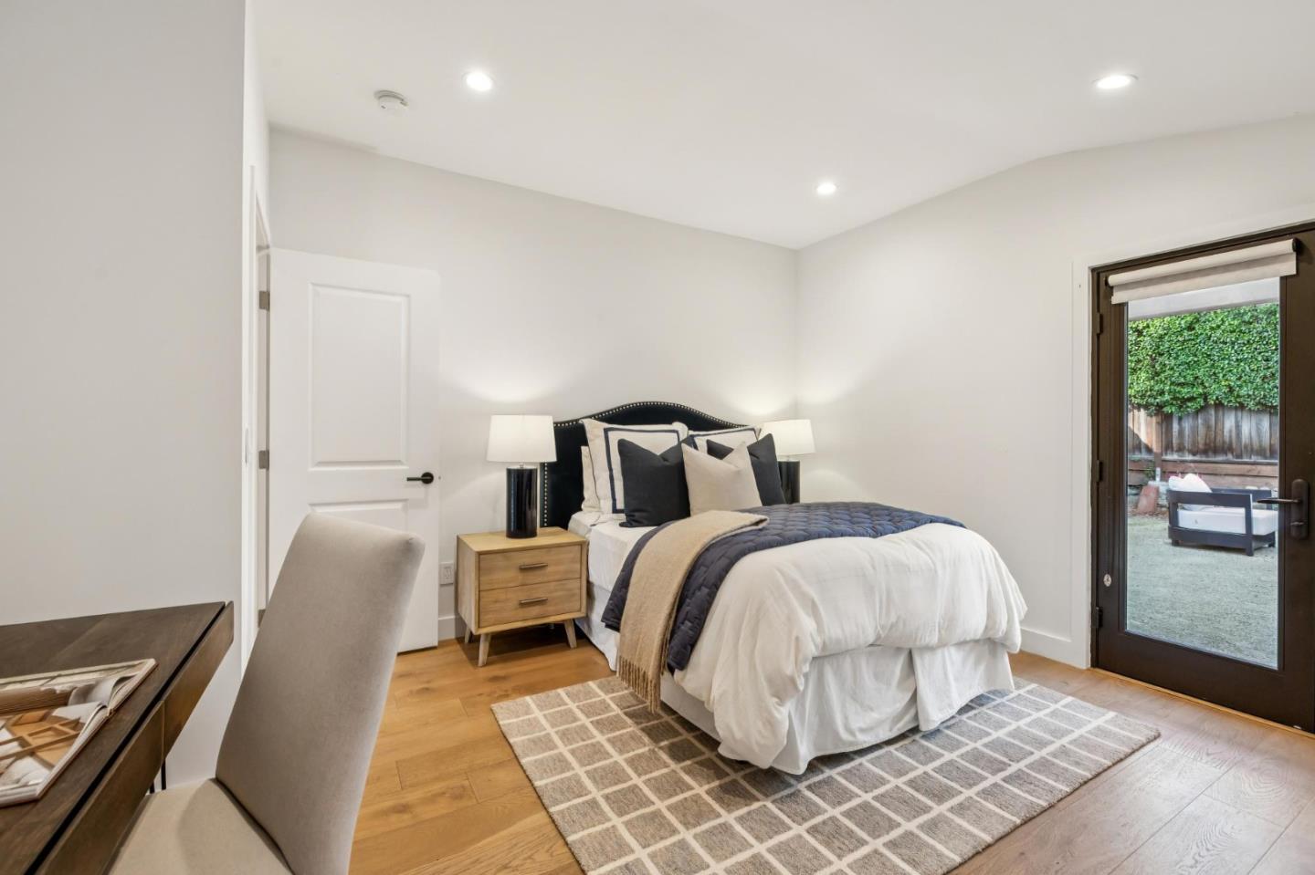 Detail Gallery Image 25 of 43 For 2030 Sand Hill Rd, Menlo Park,  CA 94025 - 3 Beds | 2/1 Baths