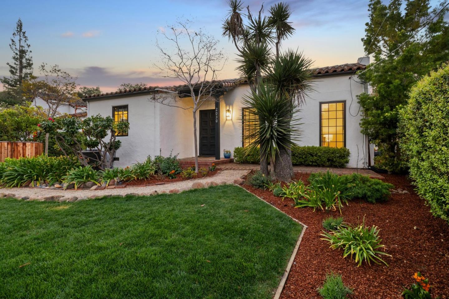 Detail Gallery Image 38 of 43 For 2030 Sand Hill Rd, Menlo Park,  CA 94025 - 3 Beds | 2/1 Baths