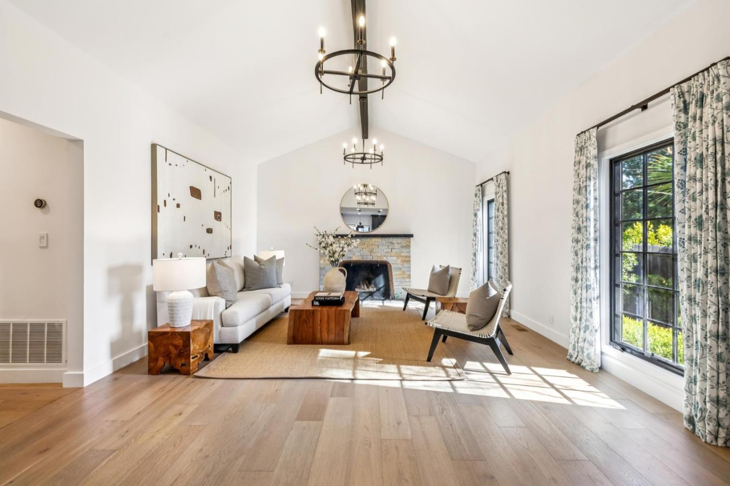 Detail Gallery Image 5 of 43 For 2030 Sand Hill Rd, Menlo Park,  CA 94025 - 3 Beds | 2/1 Baths