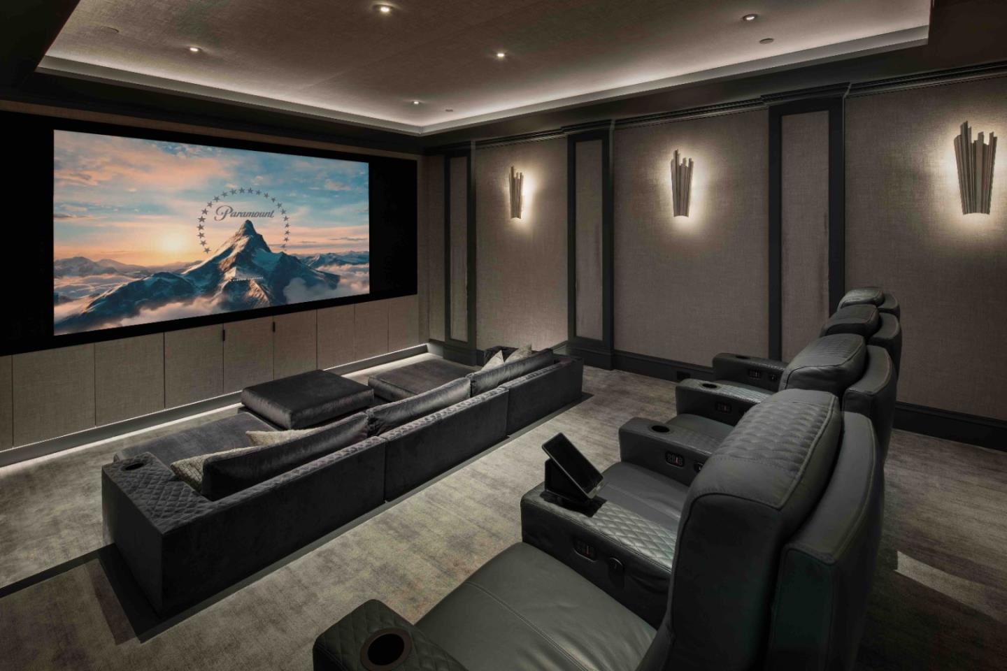 Detail Gallery Image 17 of 26 For 190 Almendral Ave, Atherton,  CA 94027 - 6 Beds | 7/2 Baths