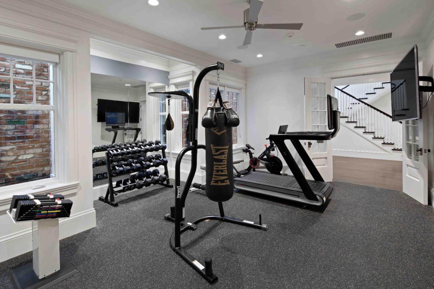 Detail Gallery Image 18 of 26 For 190 Almendral Ave, Atherton,  CA 94027 - 6 Beds | 7/2 Baths