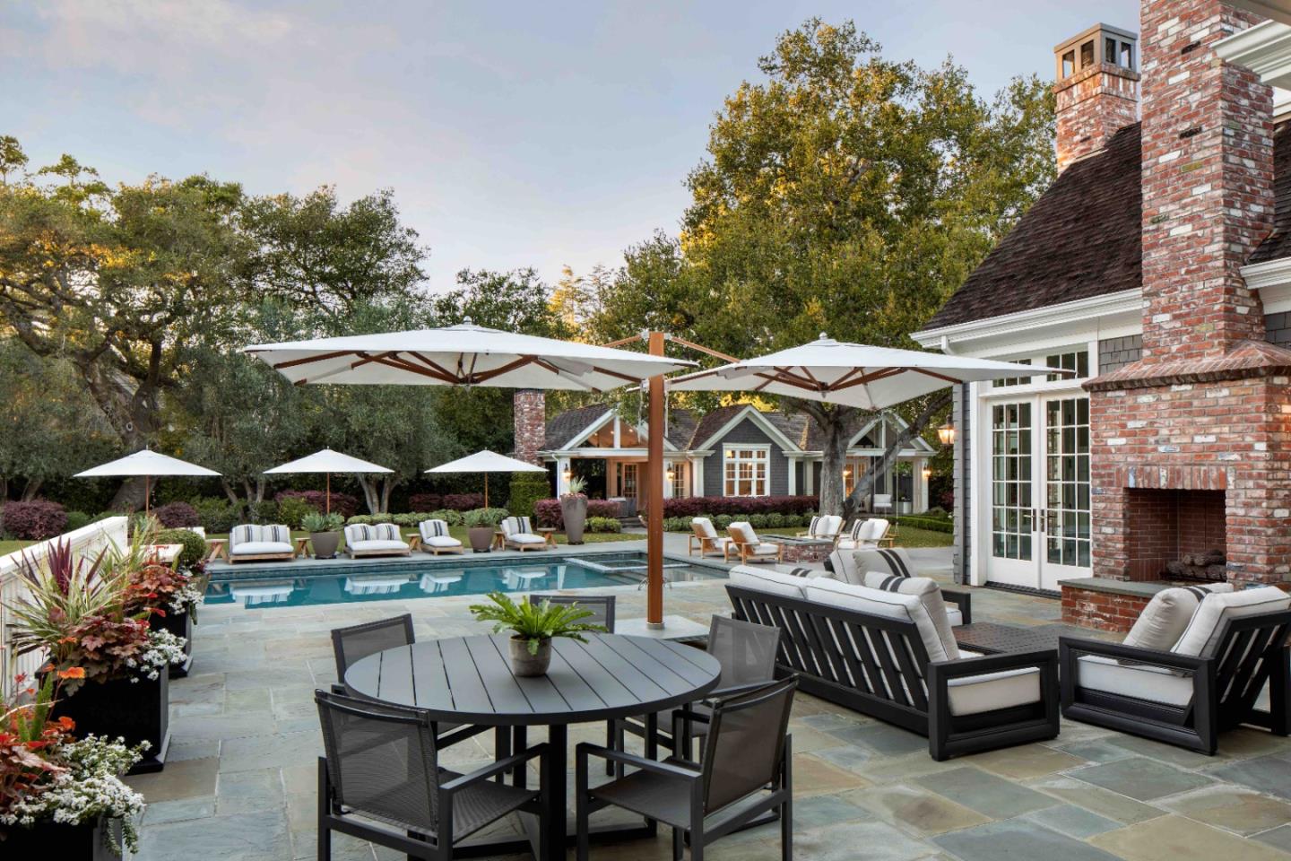 Detail Gallery Image 20 of 26 For 190 Almendral Ave, Atherton,  CA 94027 - 6 Beds | 7/2 Baths