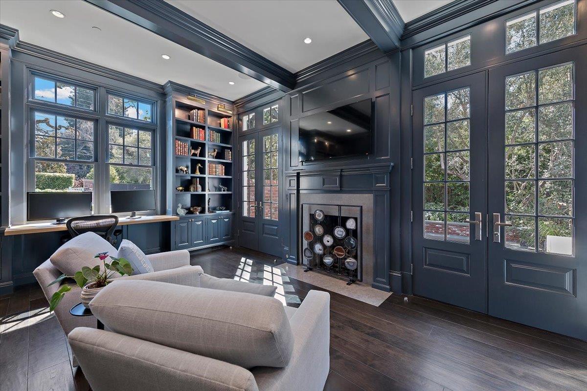 Detail Gallery Image 9 of 26 For 190 Almendral Ave, Atherton,  CA 94027 - 6 Beds | 7/2 Baths