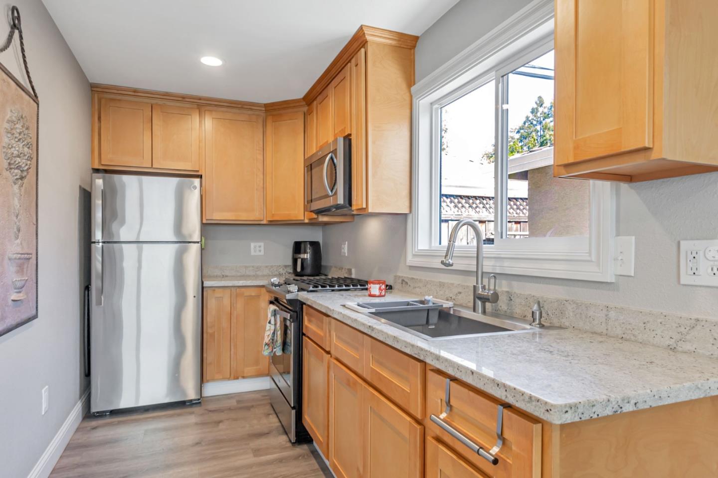 Detail Gallery Image 40 of 47 For Address Not Disclosed, San Jose,  CA 95126 - 4 Beds | 3 Baths