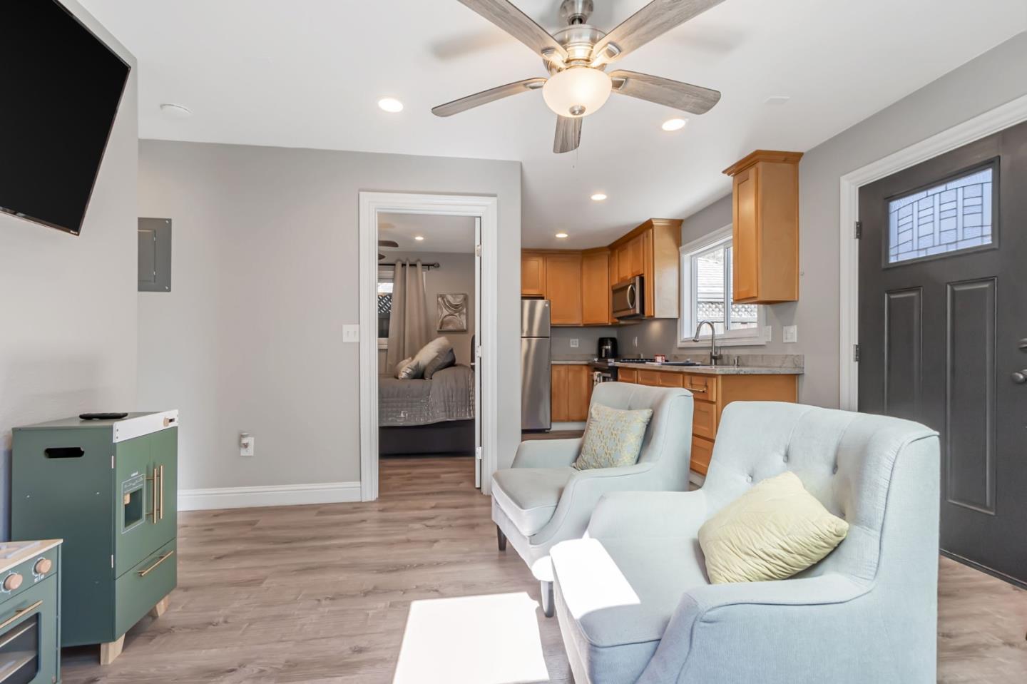 Detail Gallery Image 41 of 47 For Address Not Disclosed, San Jose,  CA 95126 - 4 Beds | 3 Baths