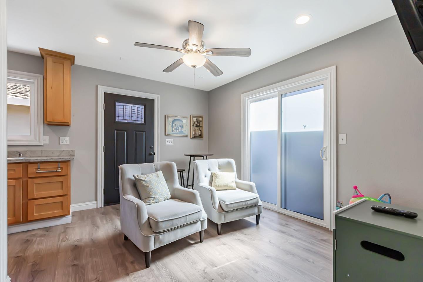 Detail Gallery Image 43 of 47 For Address Not Disclosed, San Jose,  CA 95126 - 4 Beds | 3 Baths