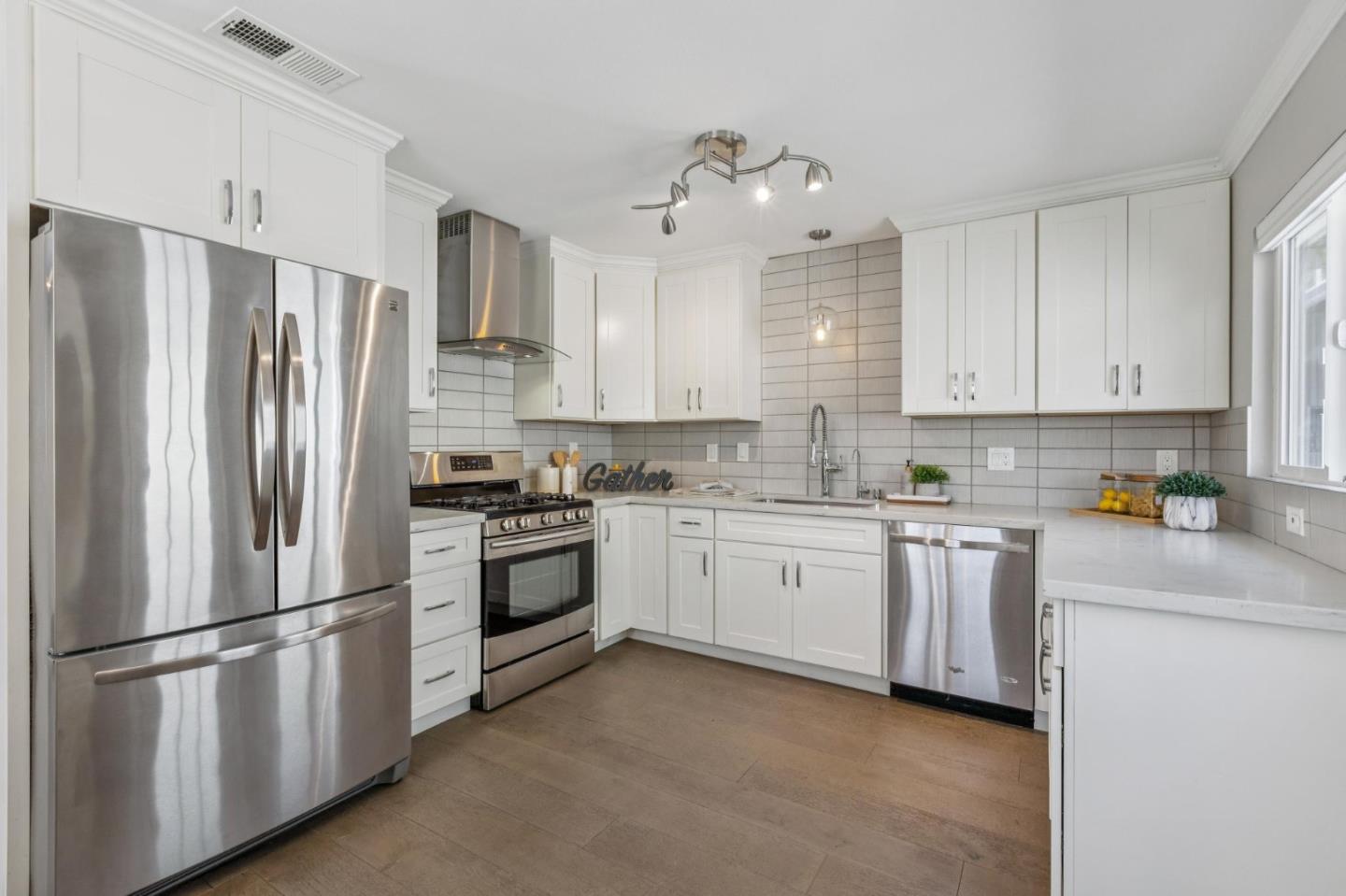 Detail Gallery Image 3 of 35 For 1779 Foxworthy Ave, San Jose,  CA 95124 - 3 Beds | 3 Baths