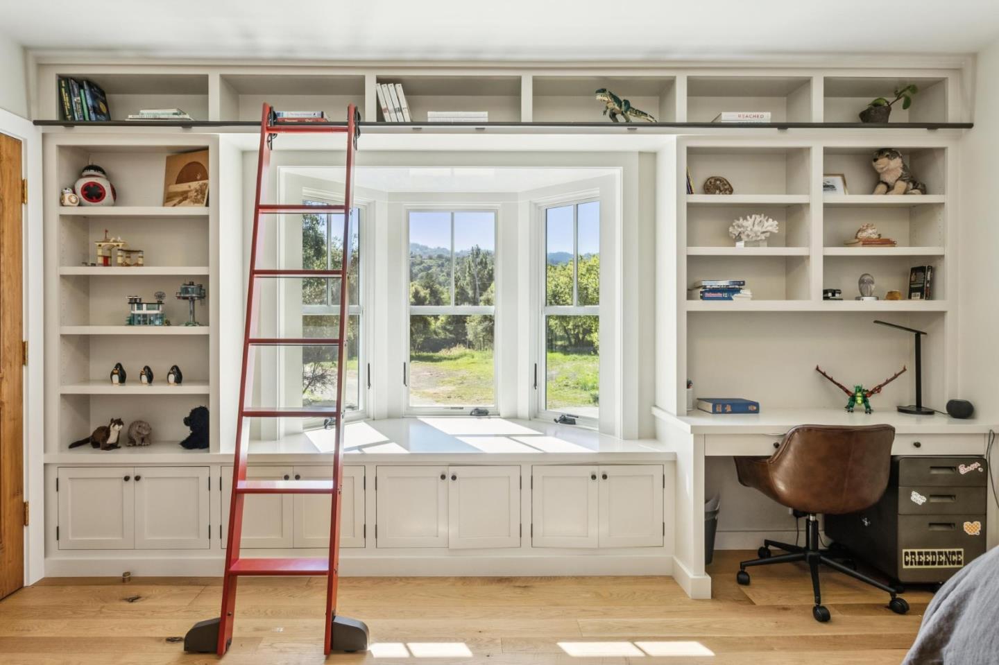 Detail Gallery Image 26 of 53 For 21842 via Regina, Saratoga,  CA 95070 - 5 Beds | 4/1 Baths