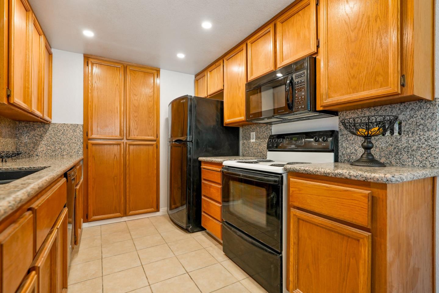 Detail Gallery Image 51 of 63 For 38694 Huntington Cir, Fremont,  CA 94536 - 2 Beds | 2 Baths