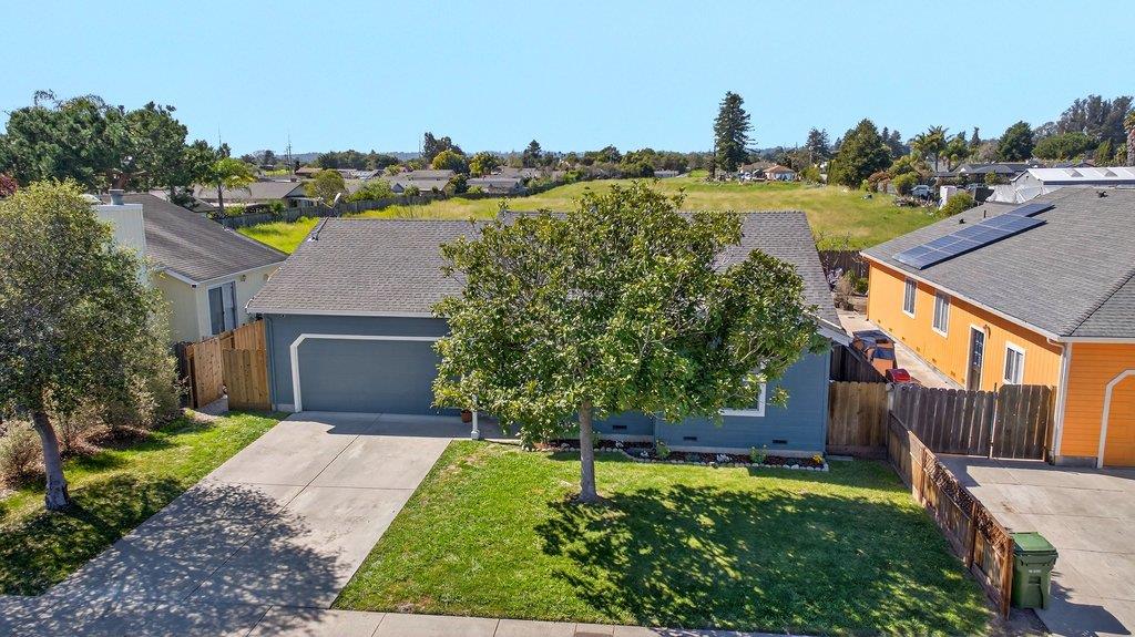 Detail Gallery Image 2 of 36 For 120 Onyx Dr, Watsonville,  CA 95076 - 3 Beds | 2 Baths