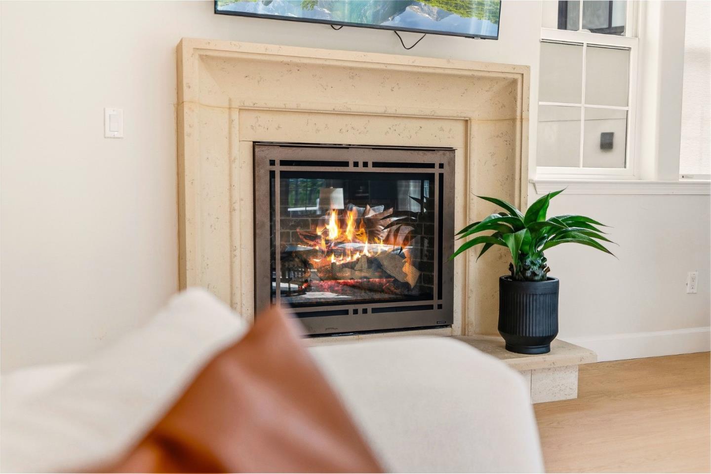 Detail Gallery Image 11 of 81 For 2565 Benson Ave, Santa Cruz,  CA 95065 - 6 Beds | 4/1 Baths