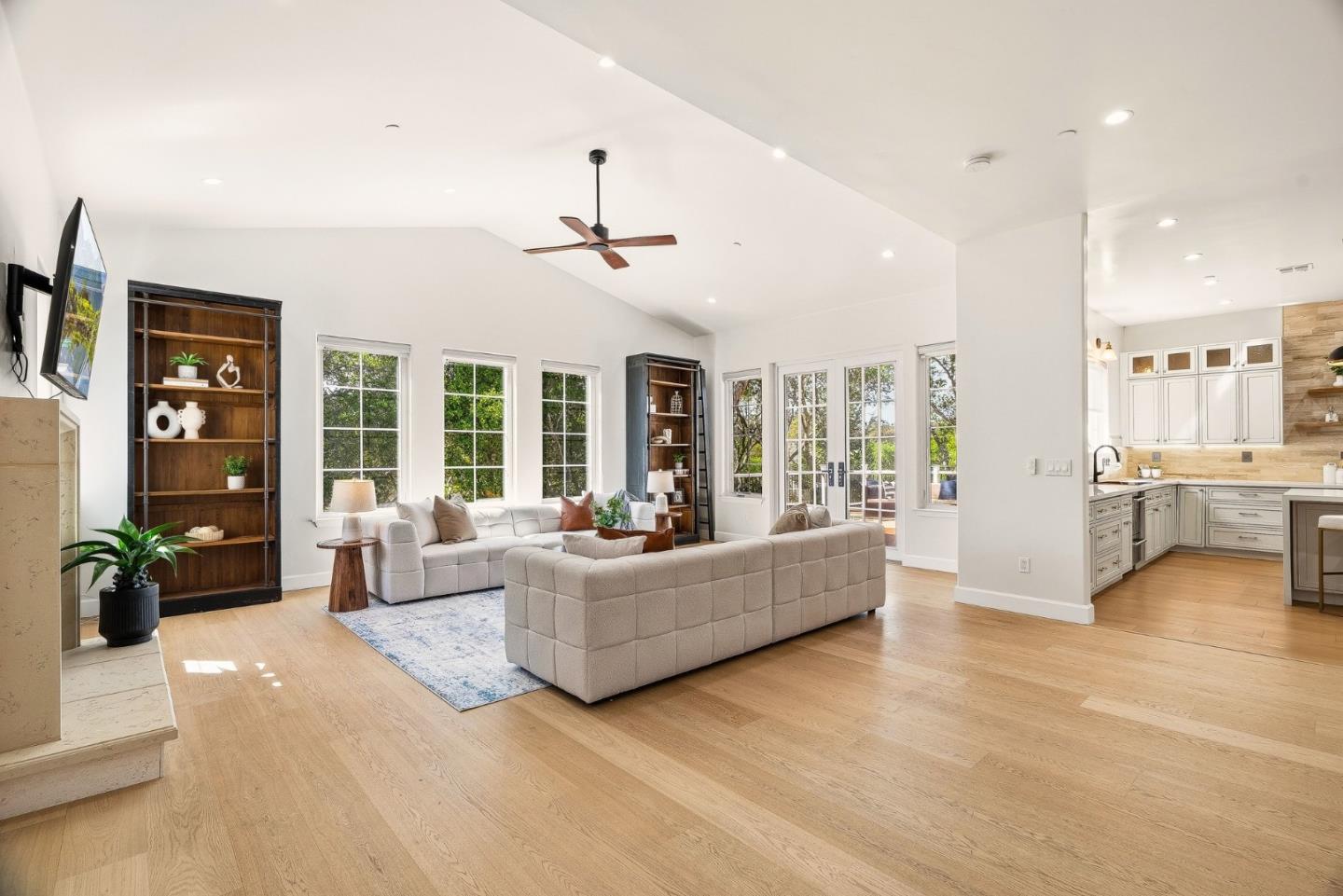 Detail Gallery Image 12 of 81 For 2565 Benson Ave, Santa Cruz,  CA 95065 - 6 Beds | 4/1 Baths