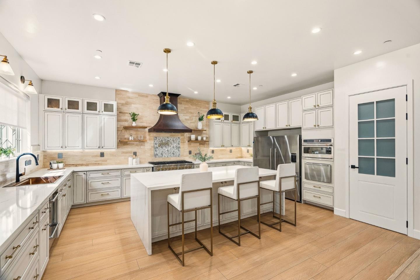 Detail Gallery Image 13 of 81 For 2565 Benson Ave, Santa Cruz,  CA 95065 - 6 Beds | 4/1 Baths