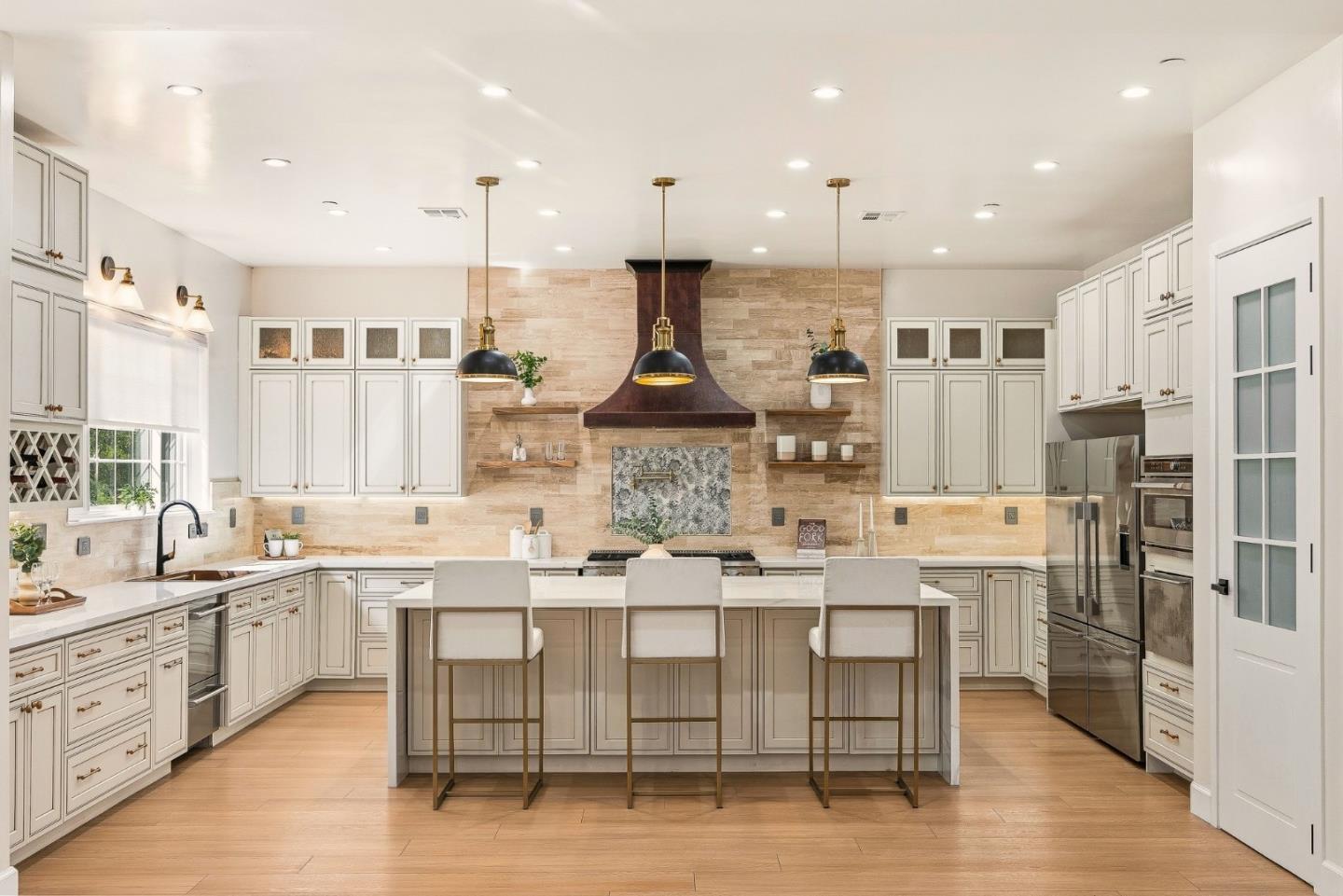 Detail Gallery Image 17 of 81 For 2565 Benson Ave, Santa Cruz,  CA 95065 - 6 Beds | 4/1 Baths