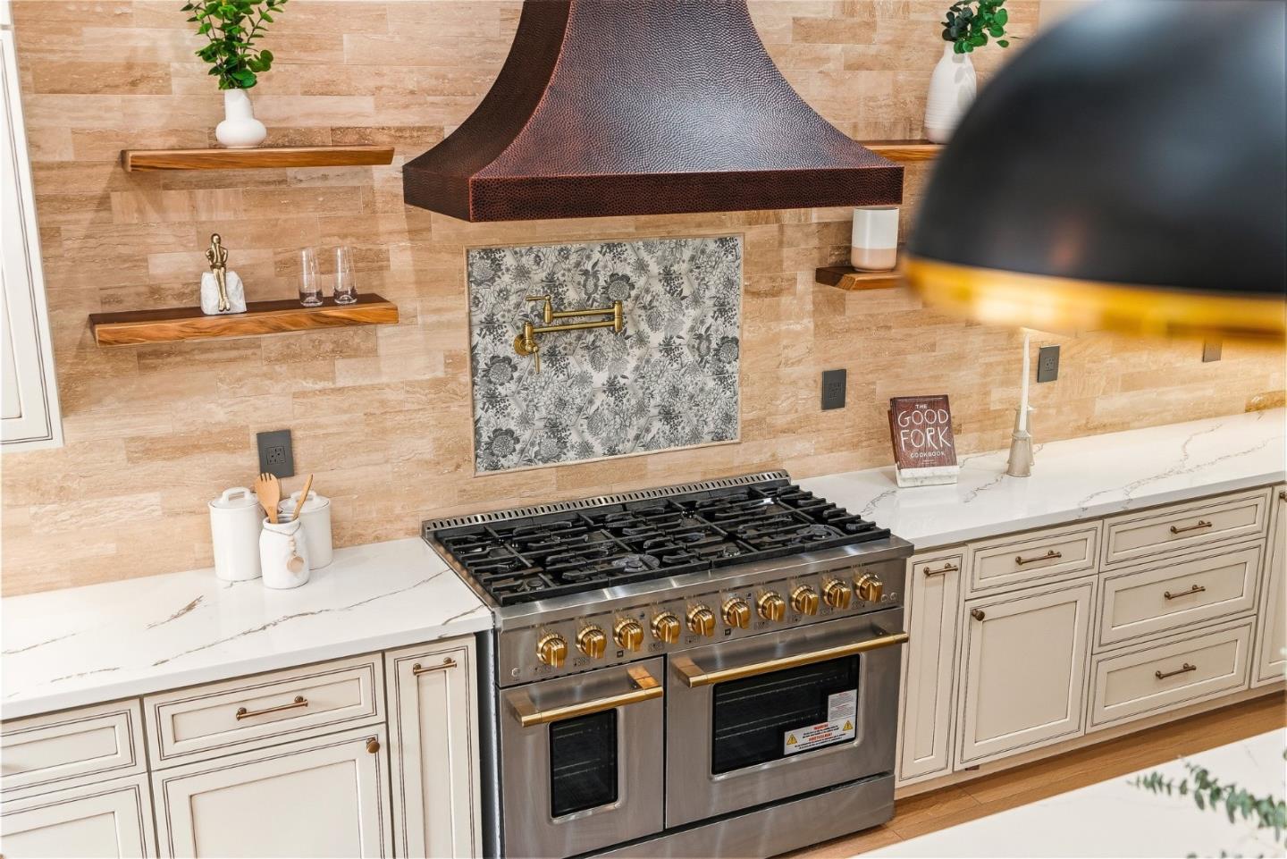 Detail Gallery Image 18 of 81 For 2565 Benson Ave, Santa Cruz,  CA 95065 - 6 Beds | 4/1 Baths