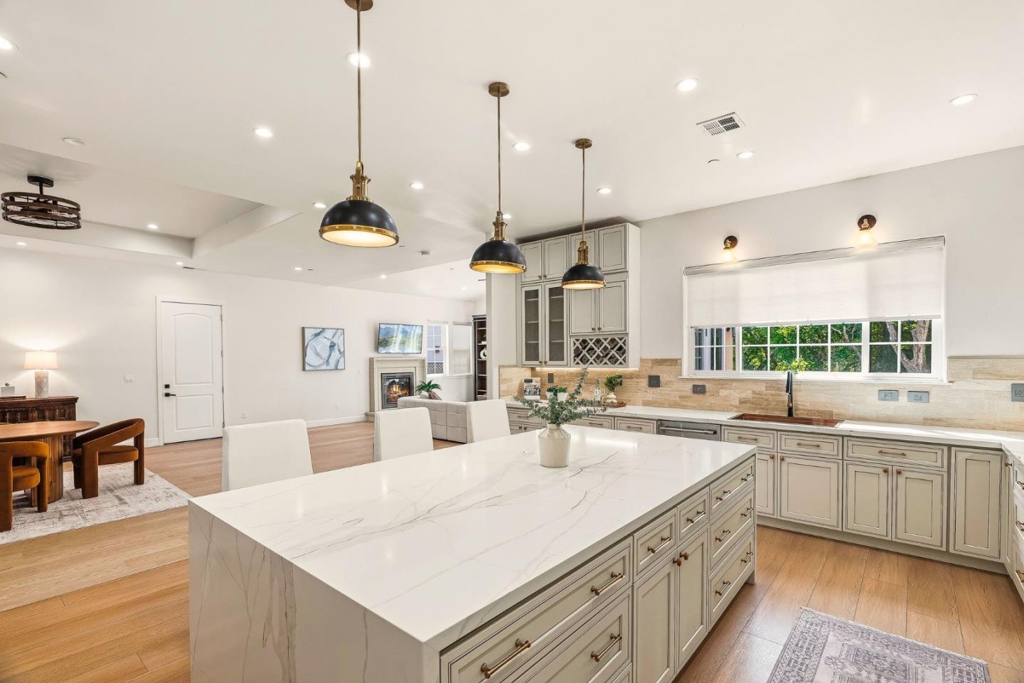 Detail Gallery Image 20 of 81 For 2565 Benson Ave, Santa Cruz,  CA 95065 - 6 Beds | 4/1 Baths