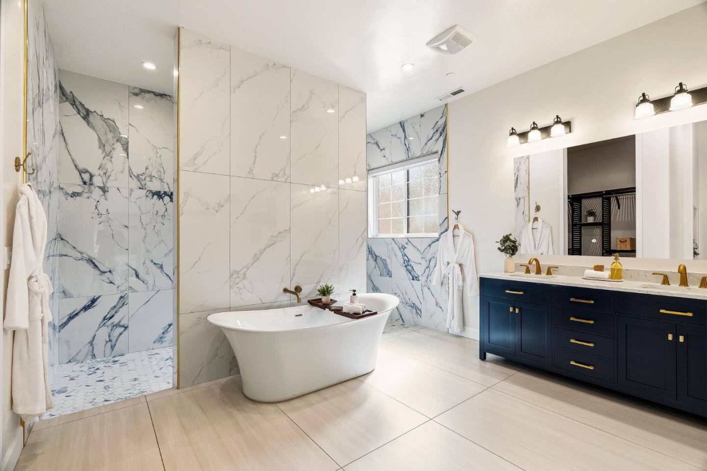 Detail Gallery Image 28 of 81 For 2565 Benson Ave, Santa Cruz,  CA 95065 - 6 Beds | 4/1 Baths