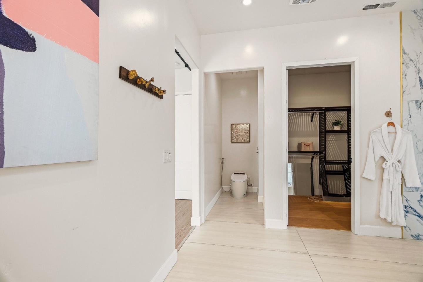 Detail Gallery Image 34 of 81 For 2565 Benson Ave, Santa Cruz,  CA 95065 - 6 Beds | 4/1 Baths