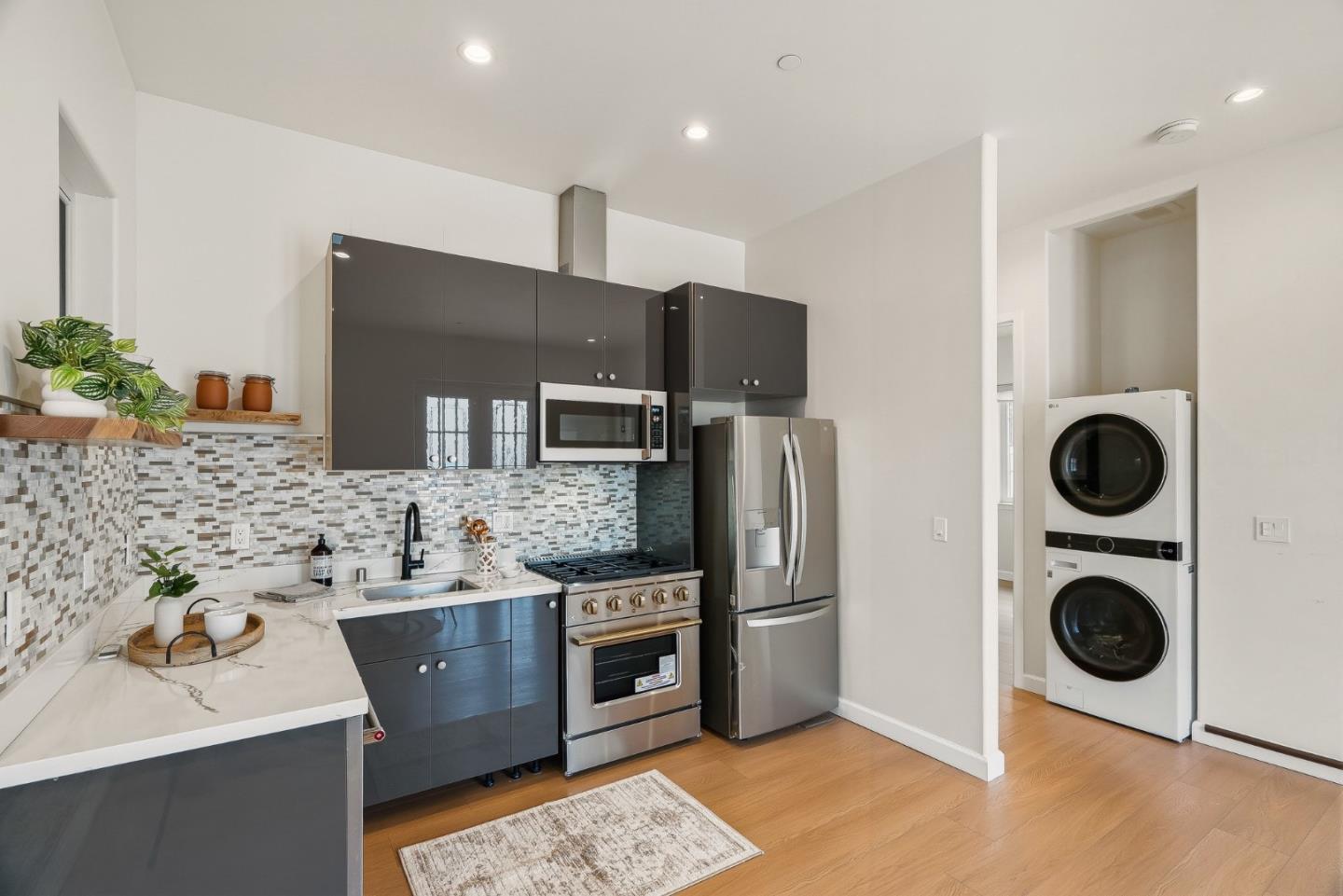 Detail Gallery Image 57 of 81 For 2565 Benson Ave, Santa Cruz,  CA 95065 - 6 Beds | 4/1 Baths