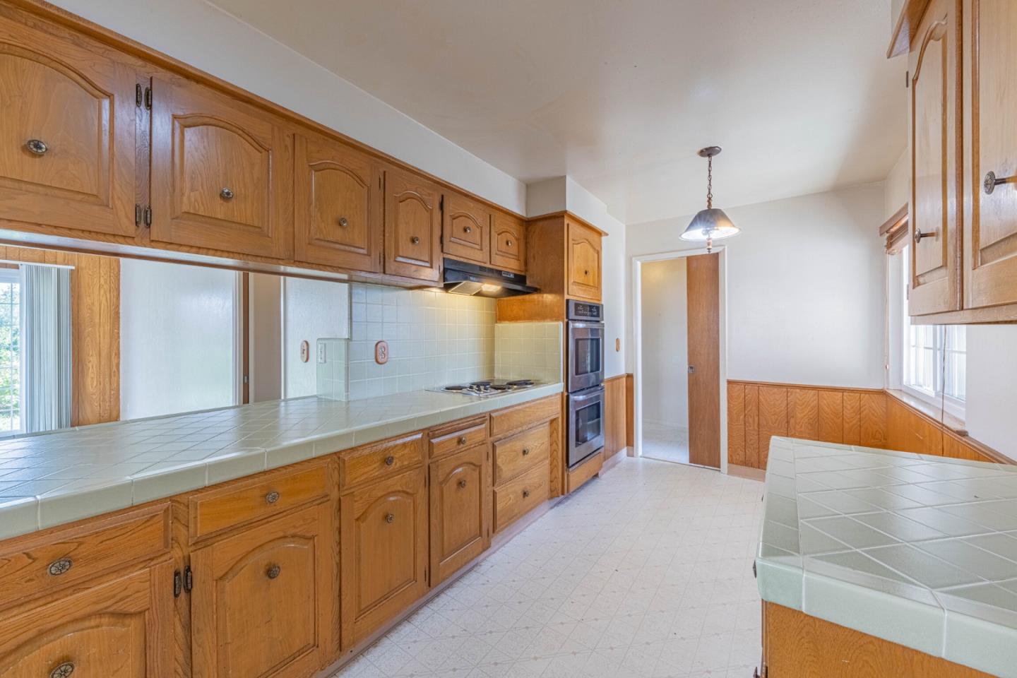 Detail Gallery Image 11 of 32 For 1115 San Angelo Dr, Salinas,  CA 93901 - 3 Beds | 2 Baths