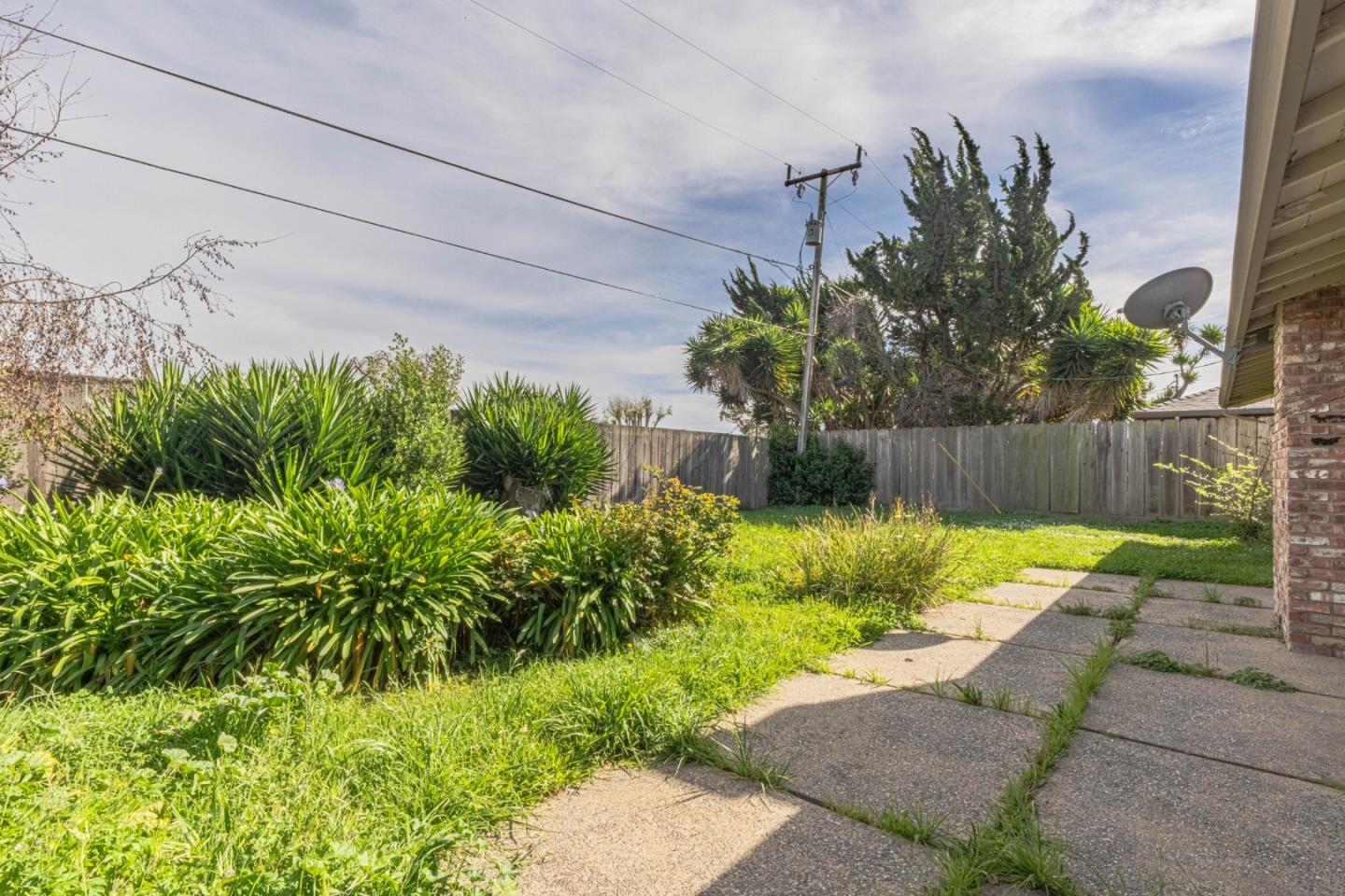 Detail Gallery Image 16 of 32 For 1115 San Angelo Dr, Salinas,  CA 93901 - 3 Beds | 2 Baths