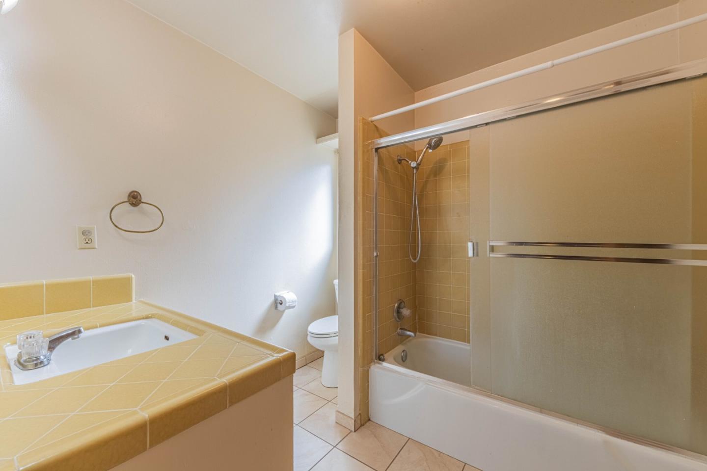 Detail Gallery Image 30 of 32 For 1115 San Angelo Dr, Salinas,  CA 93901 - 3 Beds | 2 Baths