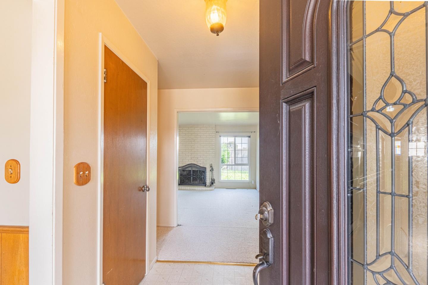 Detail Gallery Image 4 of 32 For 1115 San Angelo Dr, Salinas,  CA 93901 - 3 Beds | 2 Baths