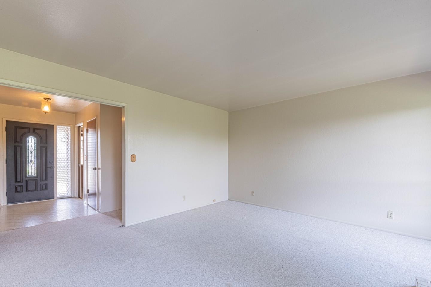 Detail Gallery Image 6 of 32 For 1115 San Angelo Dr, Salinas,  CA 93901 - 3 Beds | 2 Baths