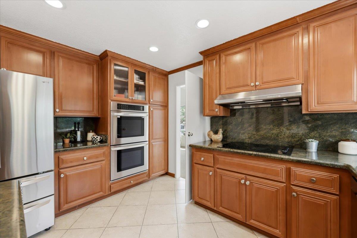 Detail Gallery Image 34 of 83 For 408 Green Hills Dr, Millbrae,  CA 94030 - 4 Beds | 3 Baths